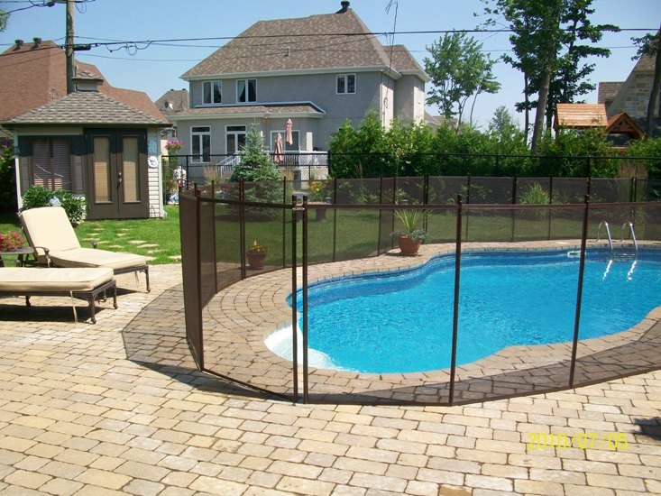 Clôtures amovibles PoolGuard: enlever et remettre une section